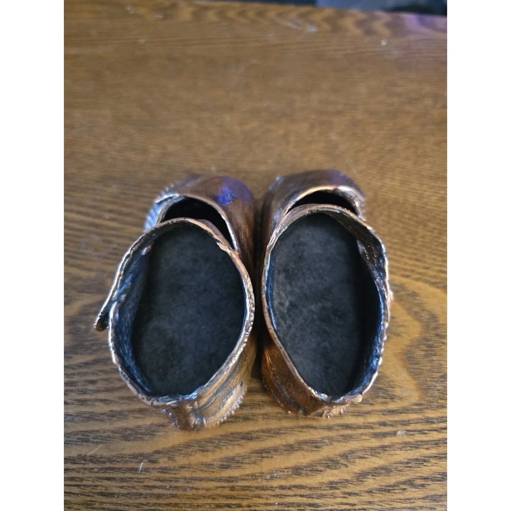 BEAUTIFULL Vintage Set‎ Bronze Baby Shoes  Brass  Baby SHOE DECORATIVE PIECE